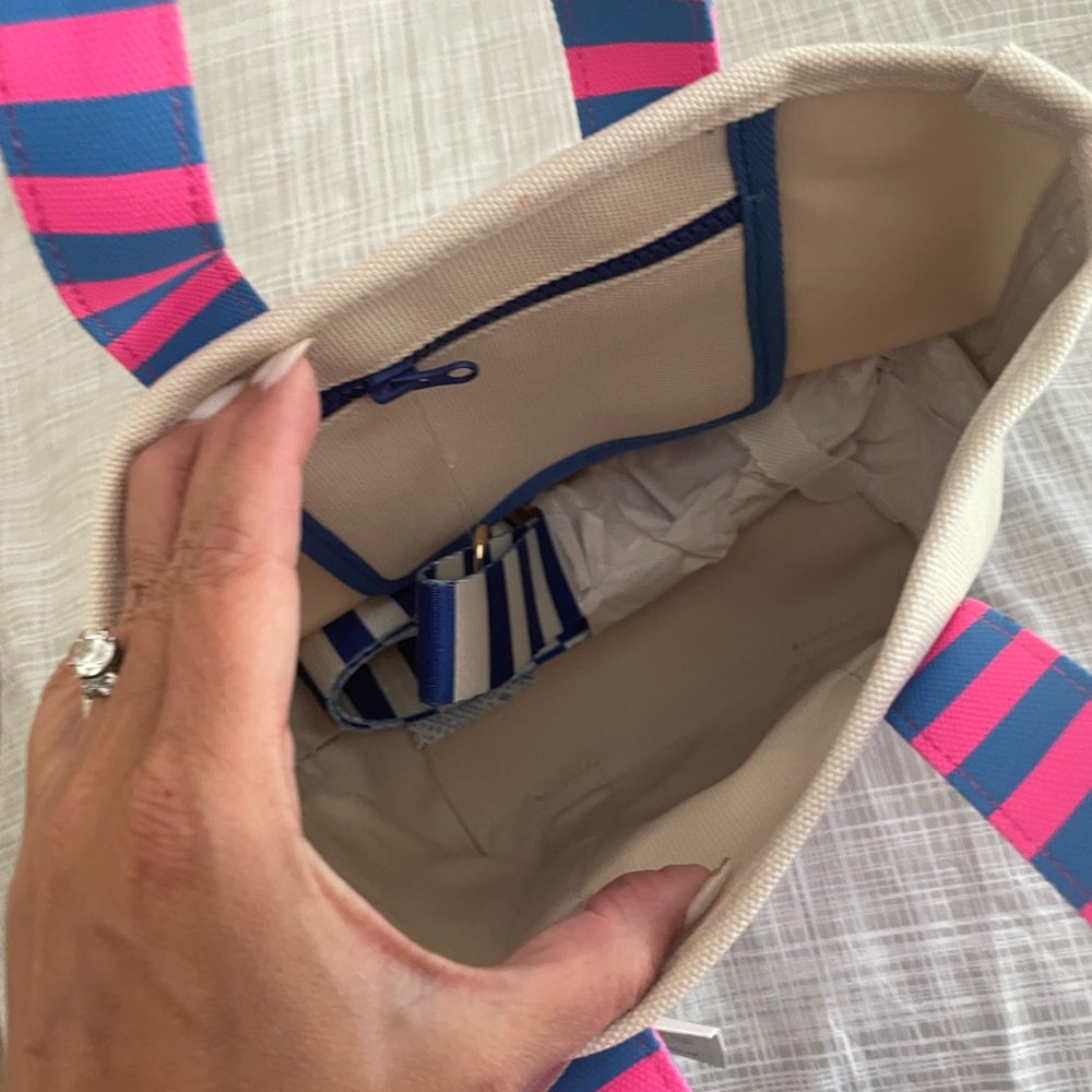 Vineyard Vines Summer Purse - Picture 2 of 2
